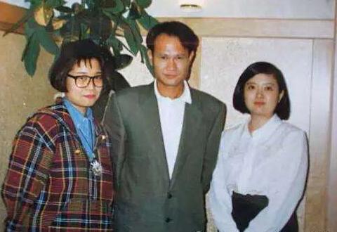 1983年,林正英与前妻郑冰冰结婚,婚后育有一子(林家耀)和一女(林式瓦)