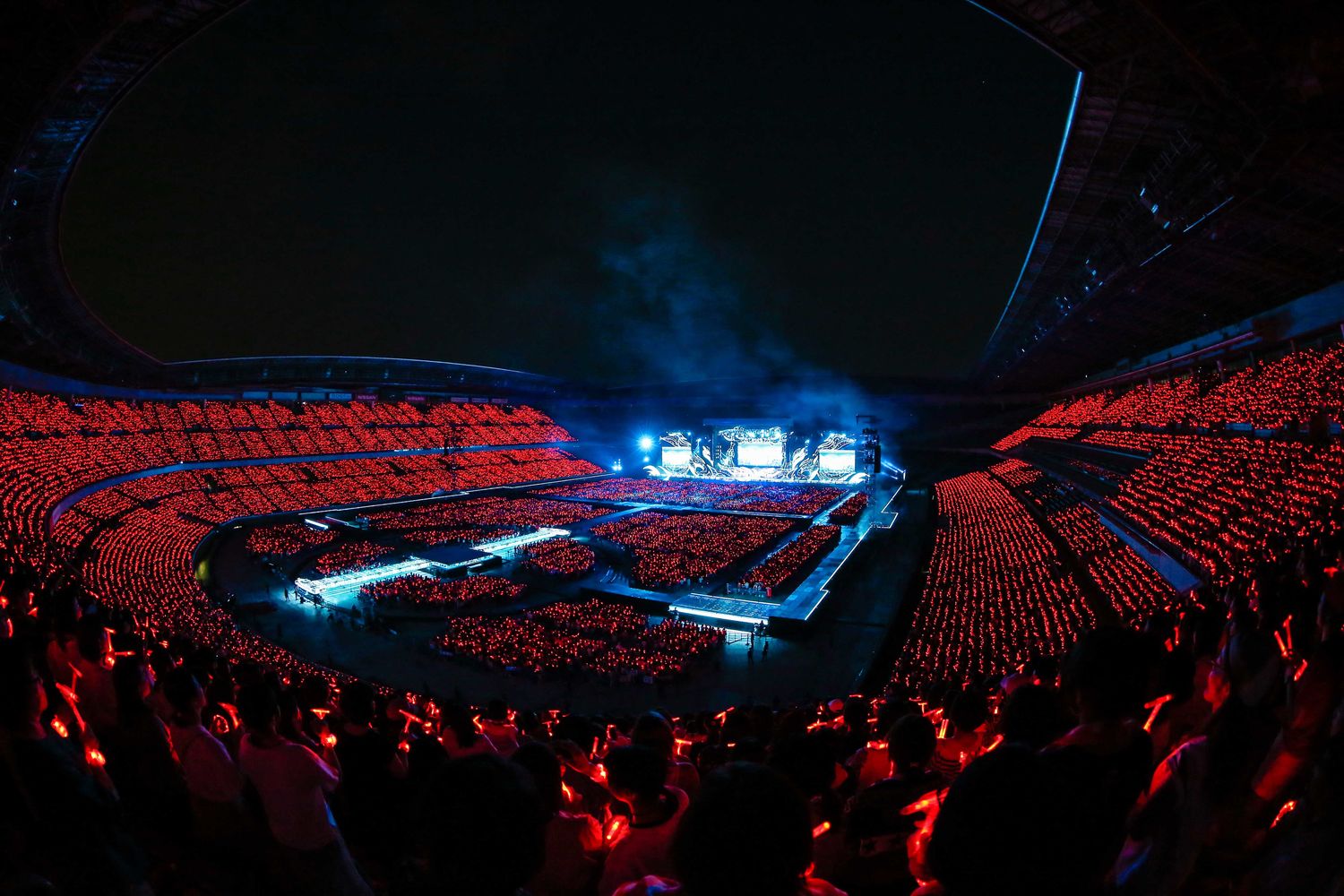 特别地,东方神起作为史上最初在nissan stadium连续三天进行公演,三天