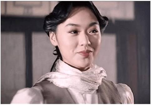 曾两次出演《黄飞鸿》都是饰演十四姨一角,王静莹凭借出演这一角色让