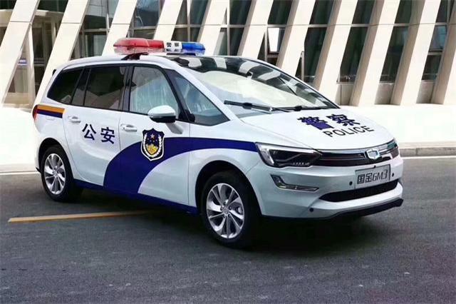 国产七座mpv,续航400公里,成为山东首款新能源警车!