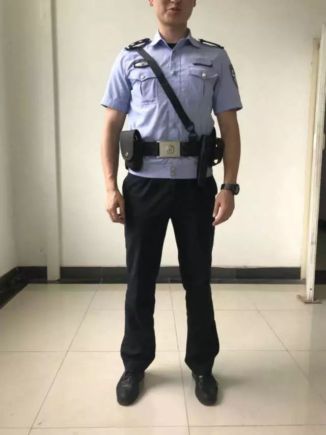 标准警服图片