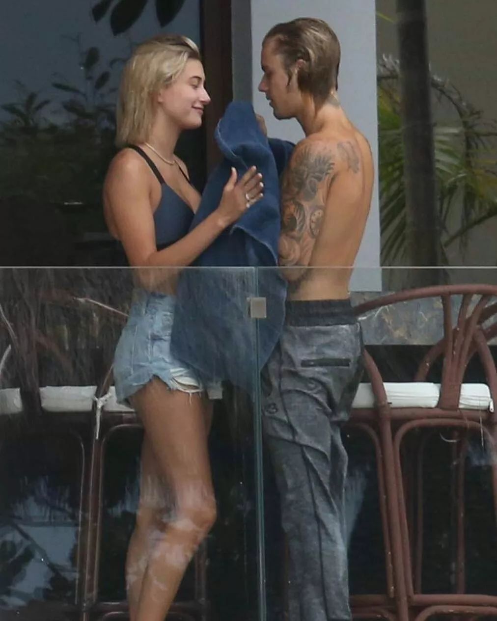 justinbieber与海莉鲍德温亲密游玩迈阿密眼神确认过了吗