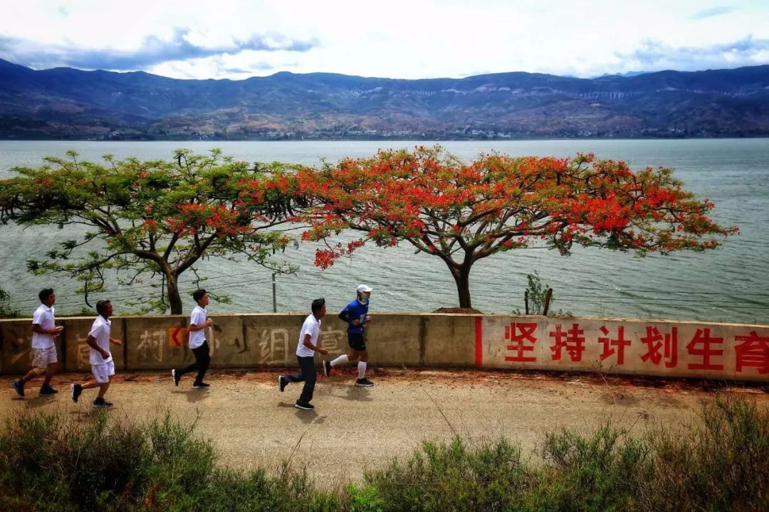 永胜程海迎来史上首场马拉松