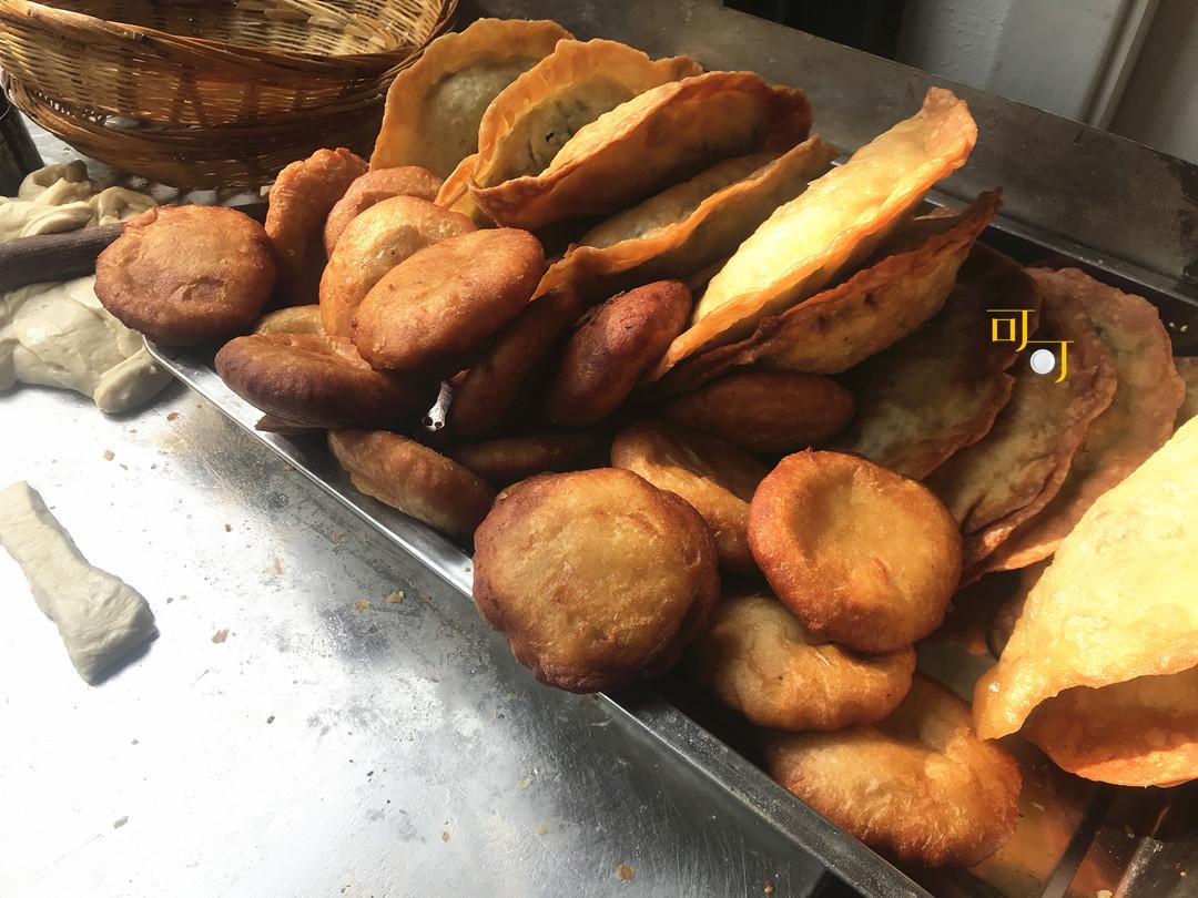 西安人的早餐涼皮套餐:用涼皮,肉夾饃和稀飯打開的美食之旅