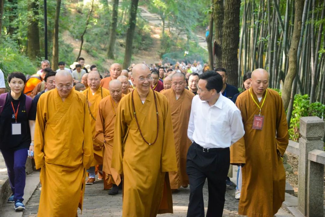 宏度法師榮膺靈巖山寺住持升座典禮圓滿明生大和尚出席並致辭