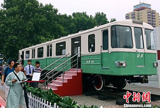 生于1967年的北京地铁dk1型电动客车,是中国第一辆地铁电动客车