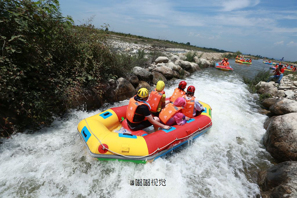 今年夏天最刺激惊险漂流攻略 赶紧约起小伙伴太白山漂流去