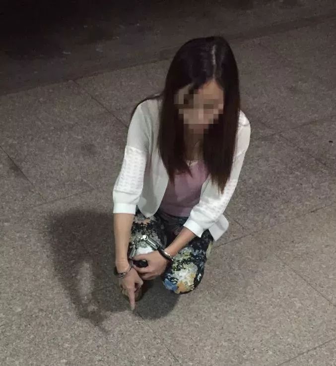 赣州人小心有人持万元假钞刚被抓