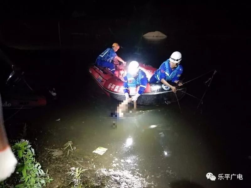 图文快讯悲剧再现昨晚观峰中学一名15岁男孩溺水身亡