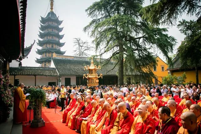 覺醒大和尚應邀參加靈巖山寺宏度法師天寧禪寺廓塵法師升座典禮