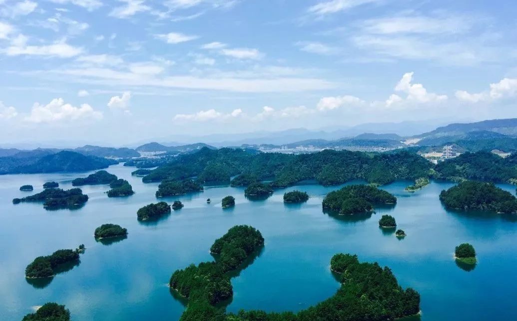 千島湖的千汾環湖公路之美,不亞於丹麥的環湖路線,更號稱是