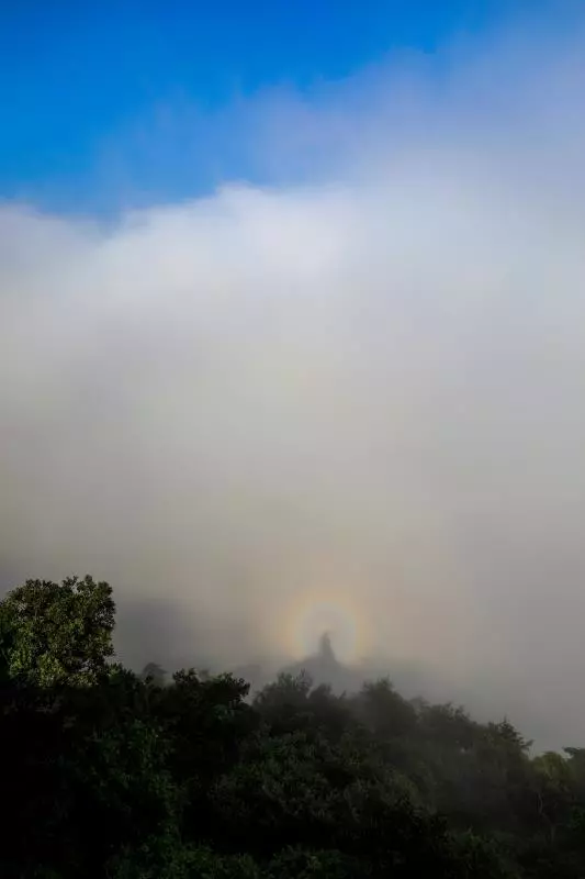 花果山玉女峰雲海佛光