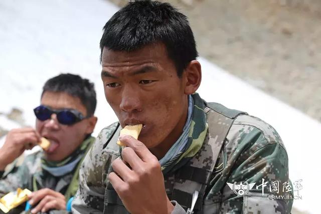 震撼这是一组真实的西藏边防军人的脸组图