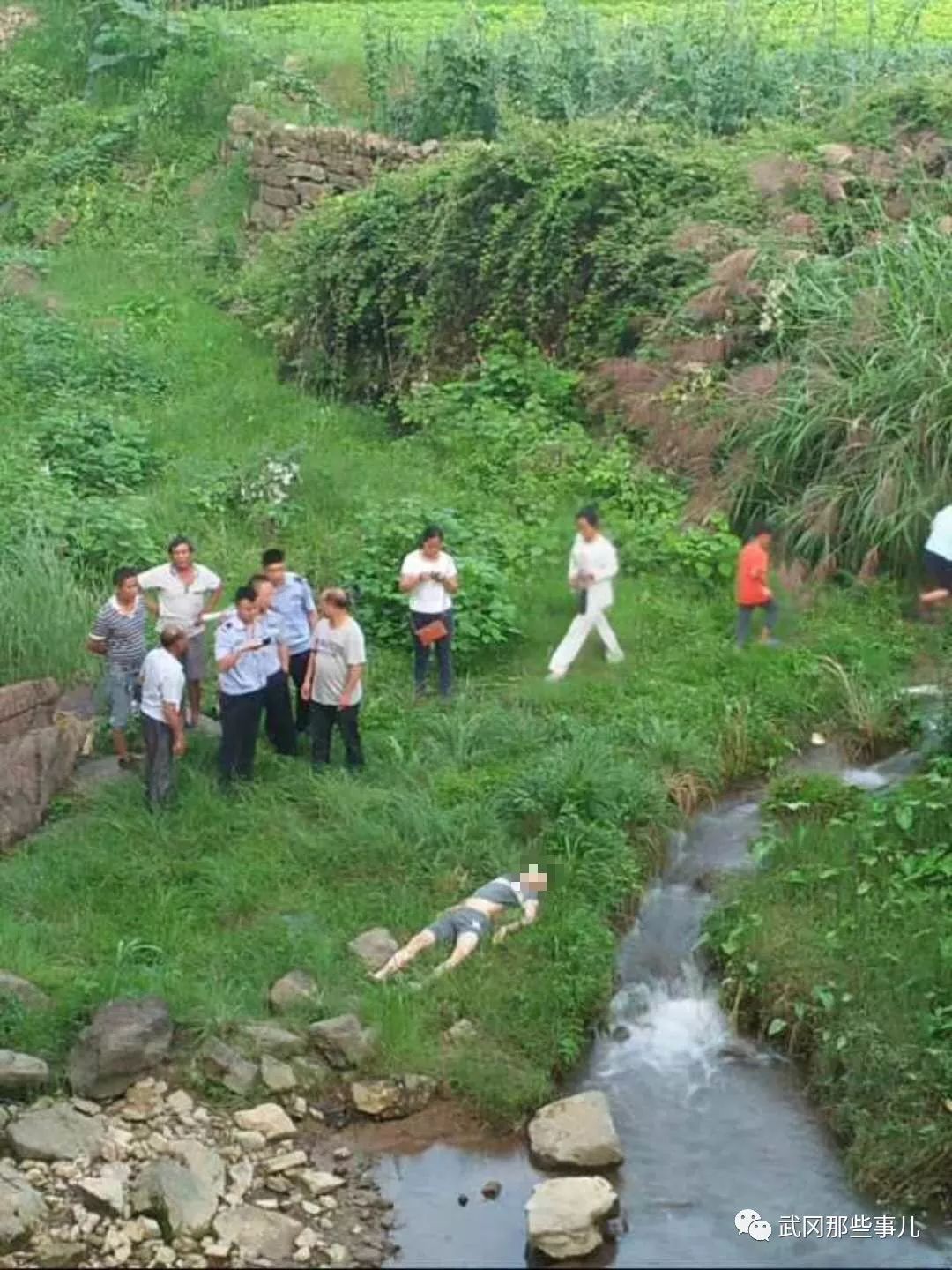 溺死学生图片