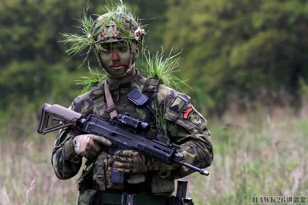 捷克陆军换装cz805步枪 全身装备越来越像"王师"