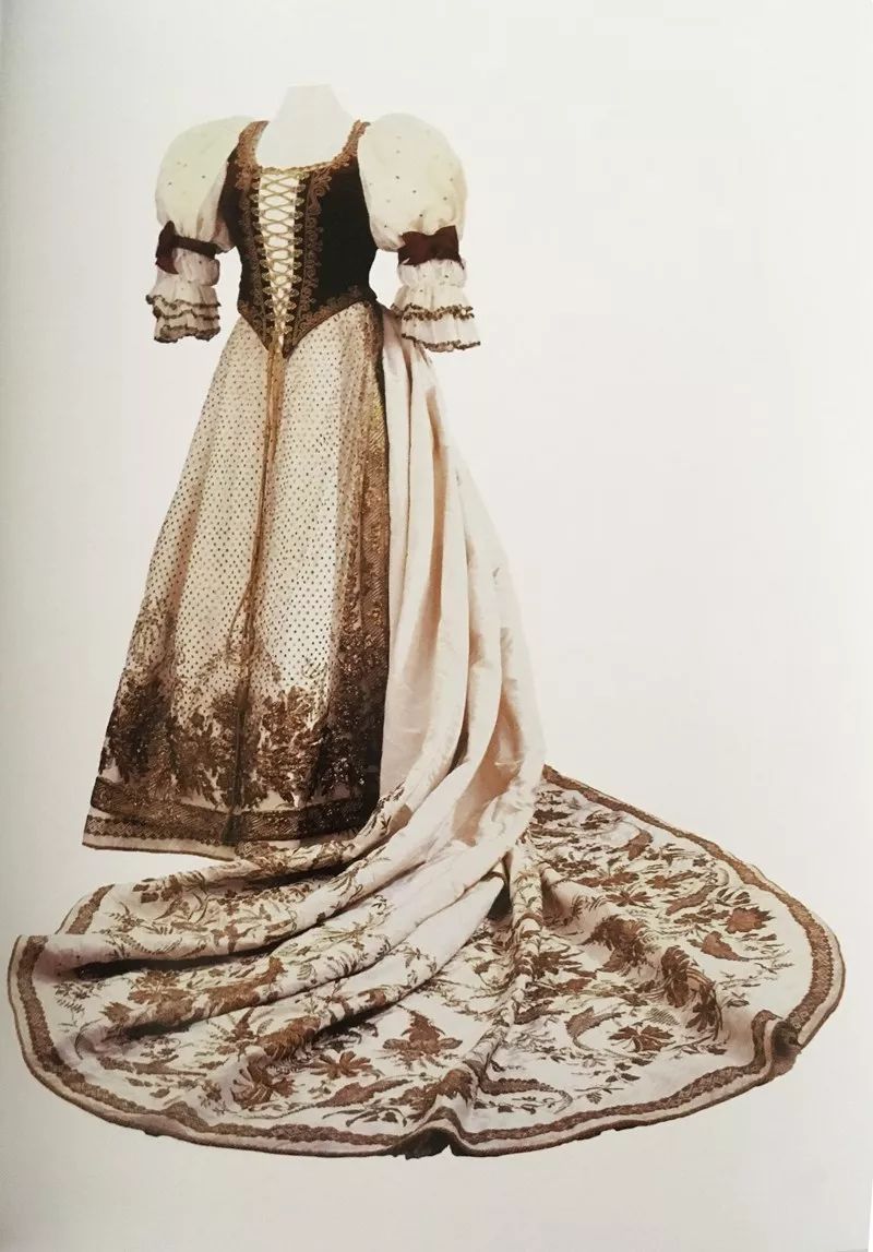 西方贵族服装 裙子图片