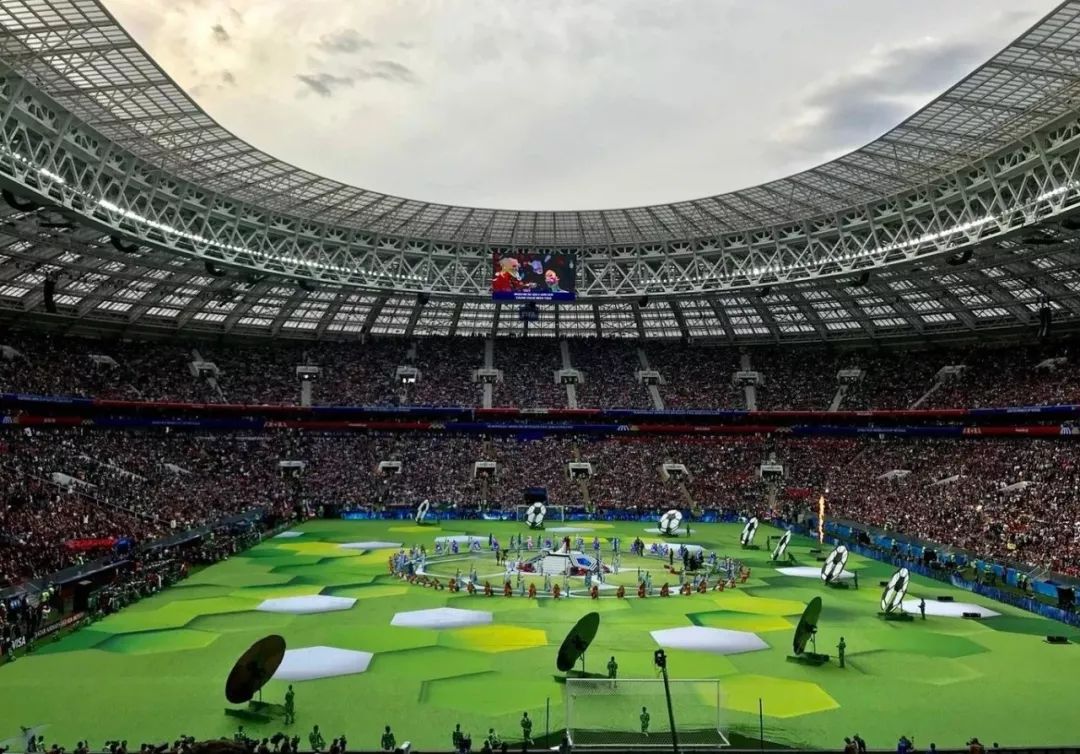 就是简简单单的几首歌世界杯开幕式的色彩很丰富,俄罗斯人的艺术创造