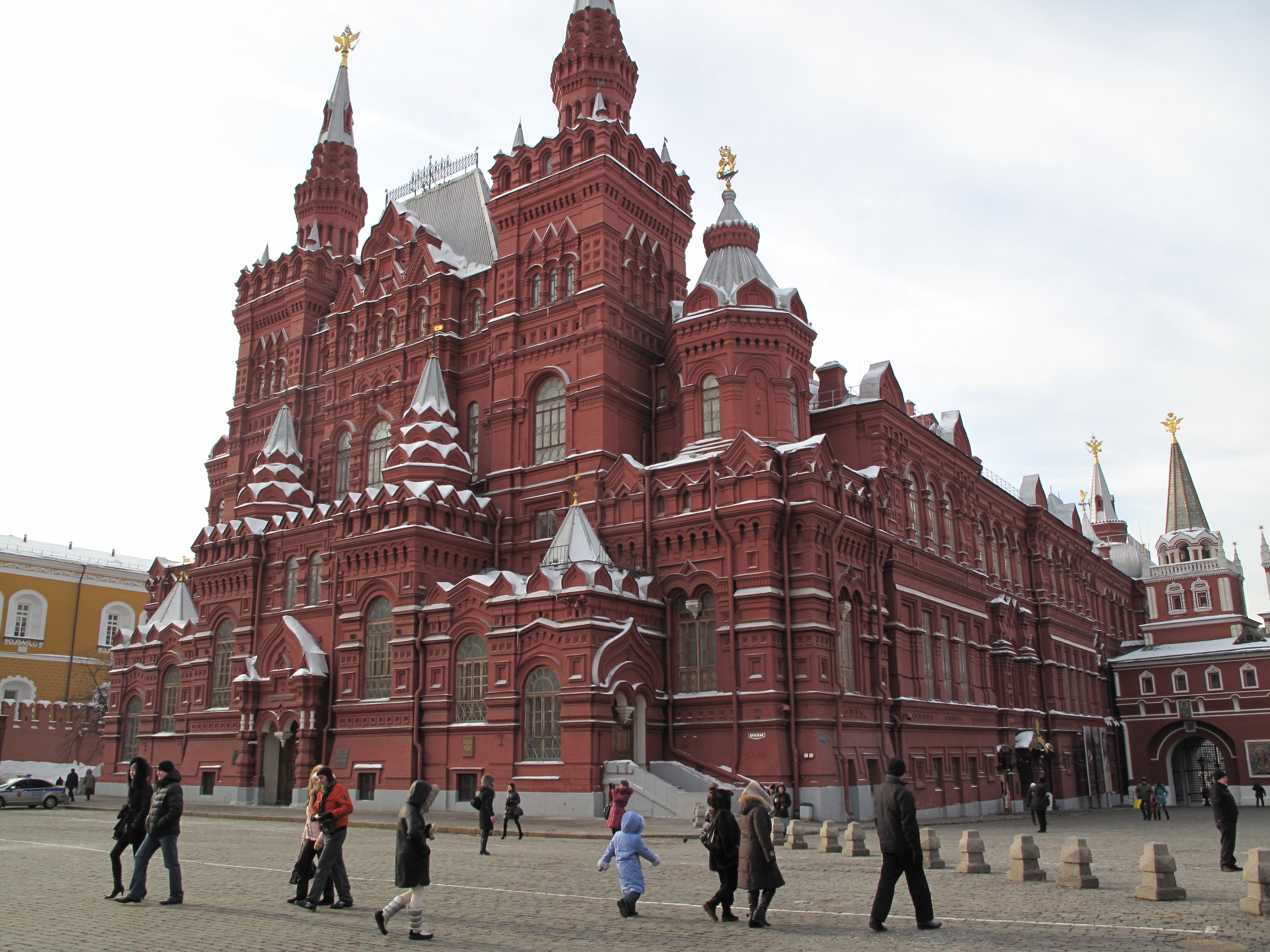 2,红场位于莫斯科的心脏地带,是一组建筑群,已被评为世界文化遗产