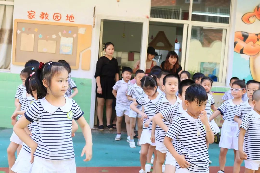 我们毕业啦2018年泉港区峰尾童心幼儿园大三班毕业相册集锦