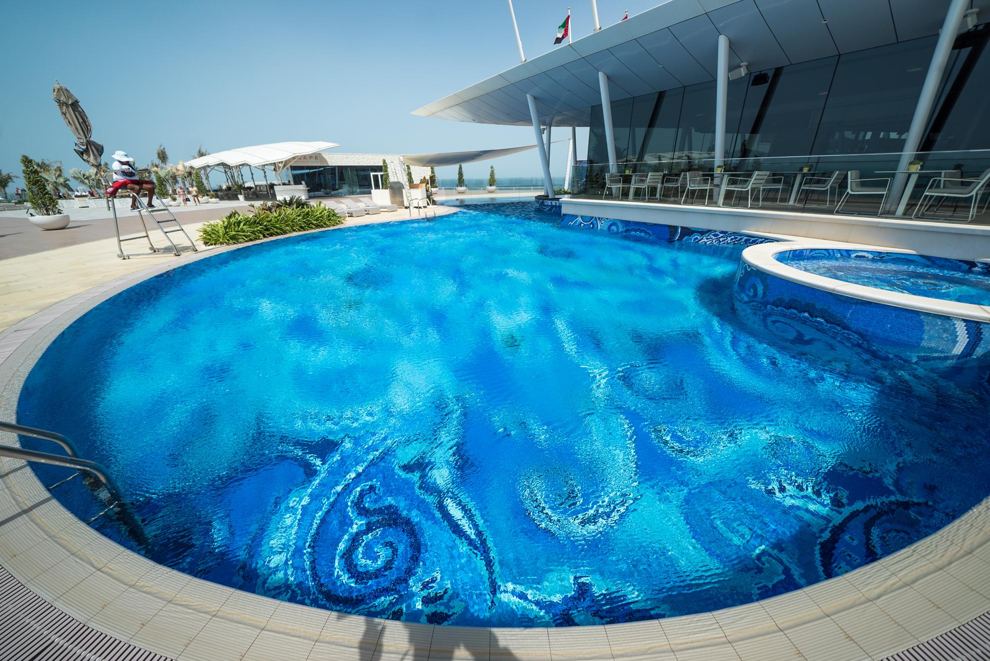 帆船酒店游泳池图片