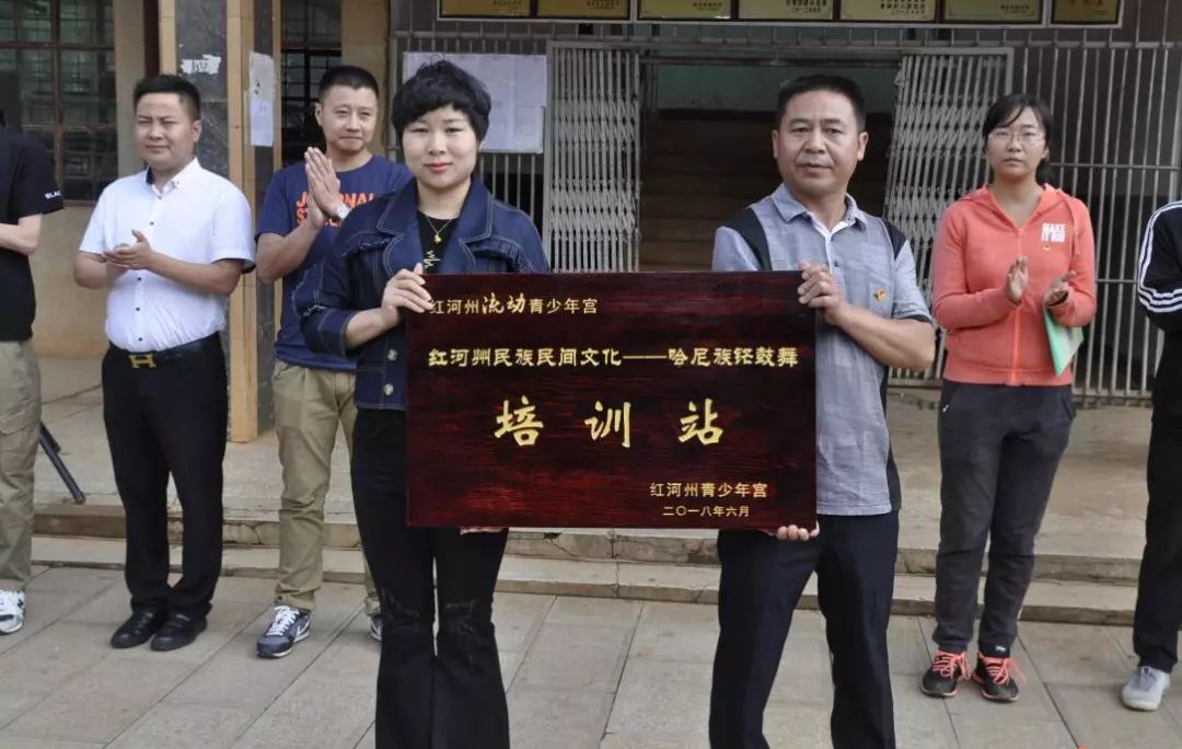 点亮微心愿传递正能量红河州流动青少年宫进校园之走进建水县第八中学