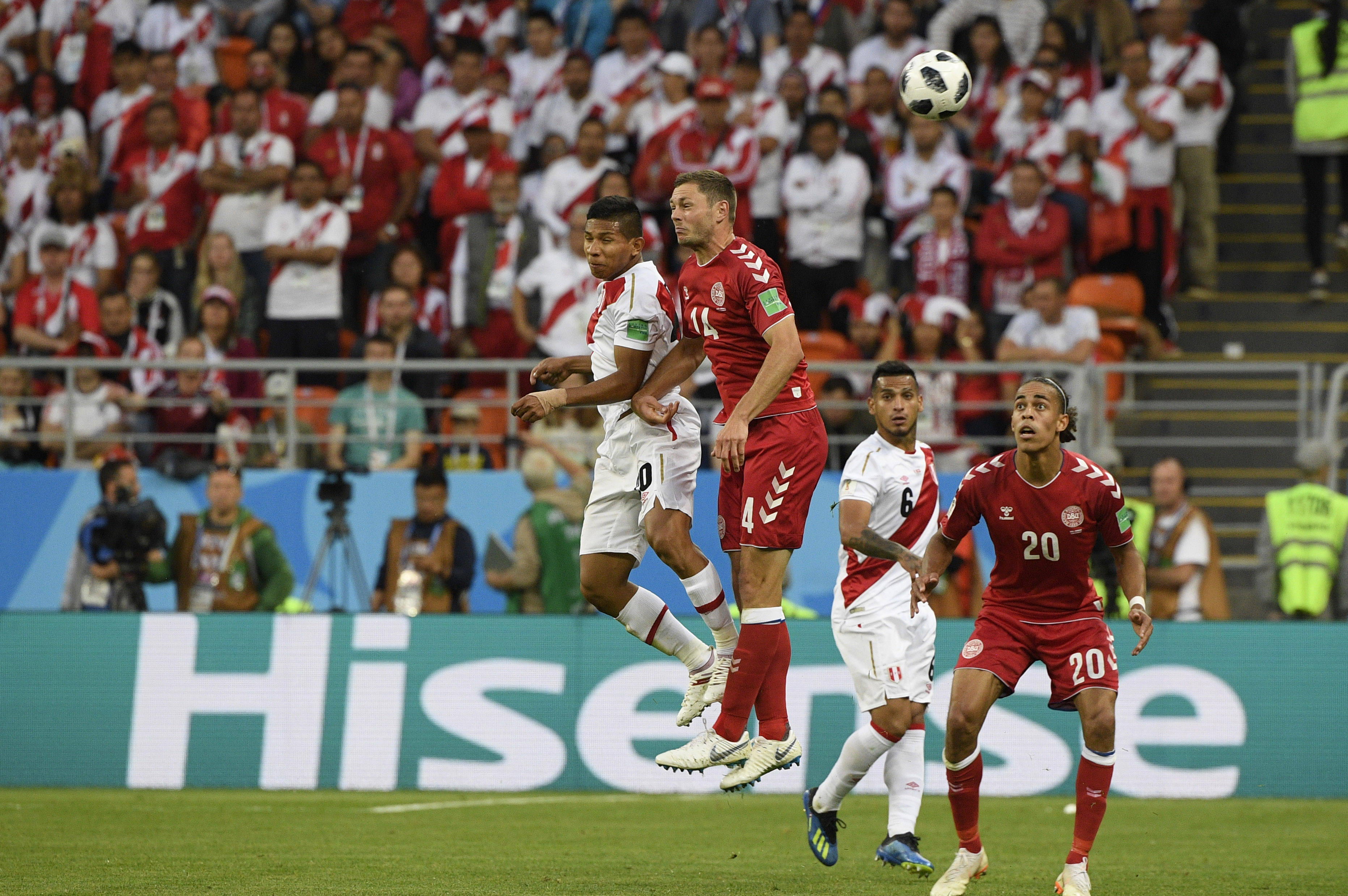 秘鲁36年后迎世界杯首战 不敌丹麦出线前景堪忧