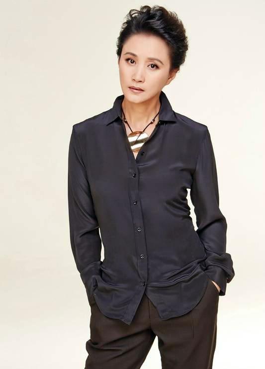 她憑西子姑娘走紅時隔30年演清咖再火61歲當婆婆好年輕