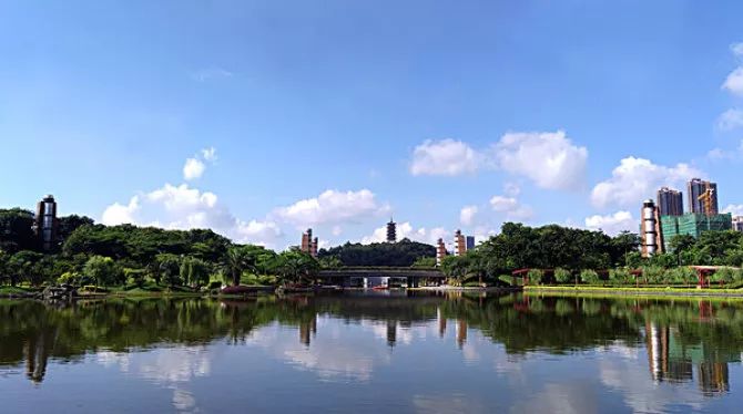 順峰山公園▼綠島湖溼地公園▼西南左岸公園▼她,是魅力之都白天你