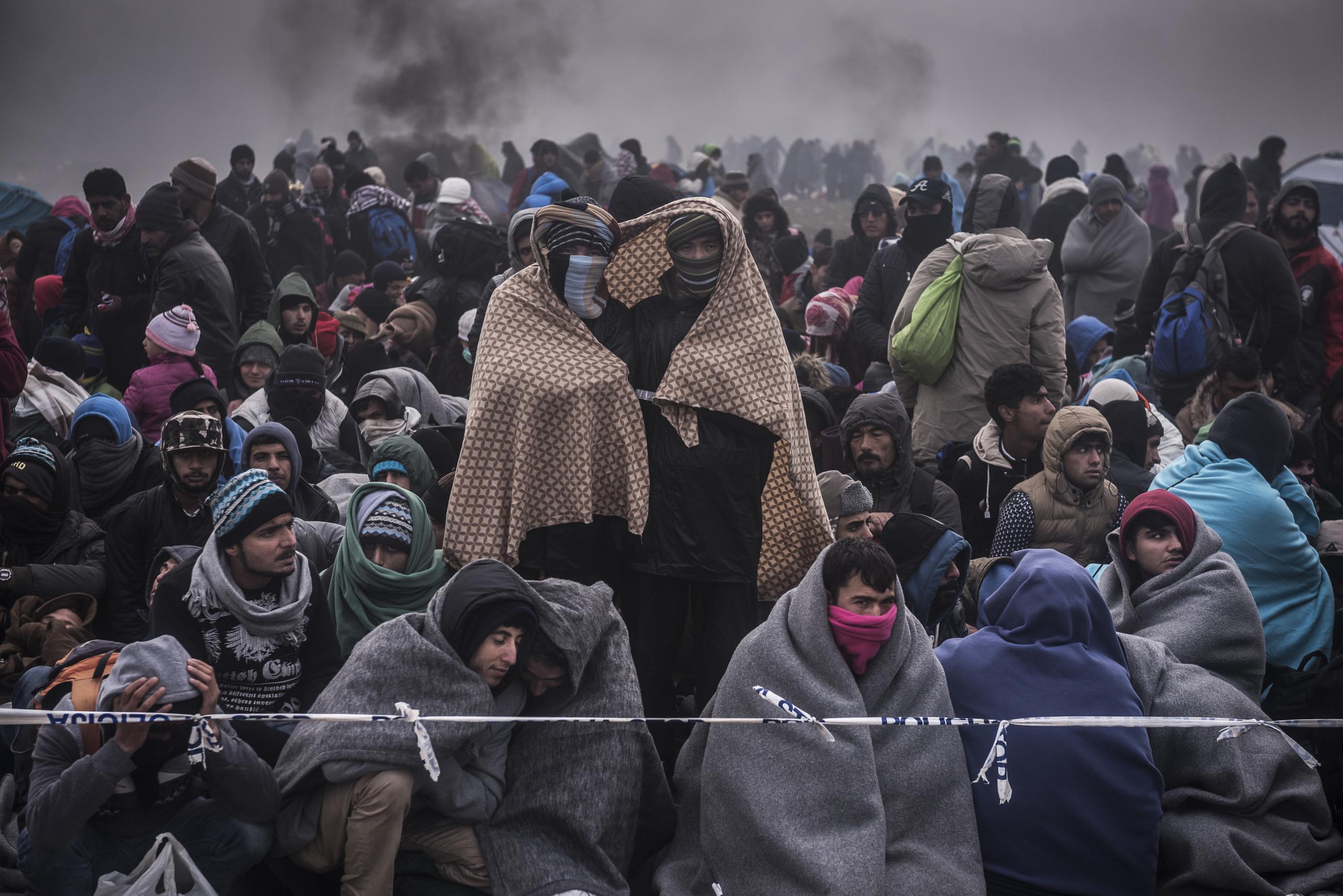 随后的4年里,每年都是几十到上百万的难民偷渡欧洲