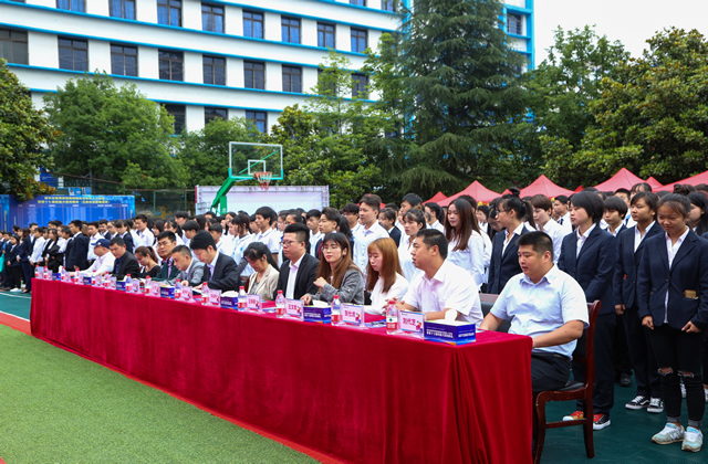 贵州新华电脑学院第十七届校园大型招聘会圆满举行