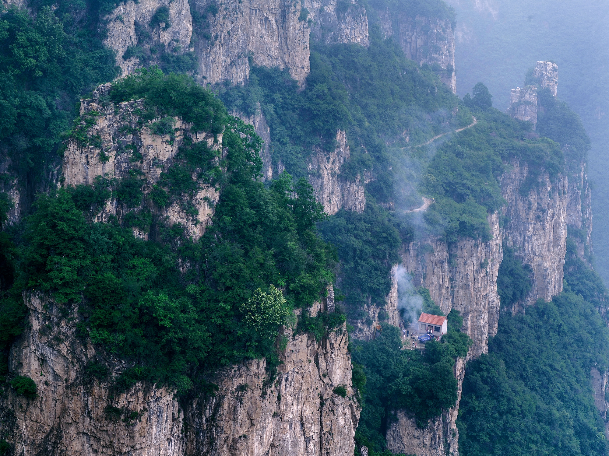 峰错峰,弯套湾的小西天美景