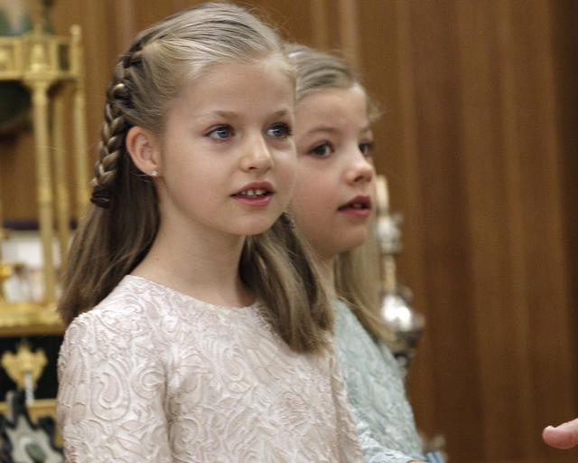 西班牙大公主13岁了,一起看看未来的女王,颜值爆表还是学霸!