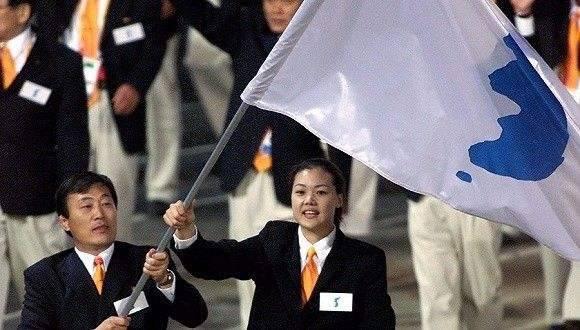 韩朝举朝鲜半岛旗 将在朝鲜平壤举行篮球赛