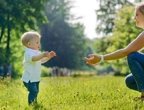 麦坚凝为什么要在婴幼儿期重视动作技能训练