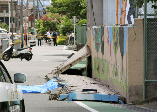 日媒:断水断气,交通瘫痪 大阪地震暴露日本大城市基建软肋