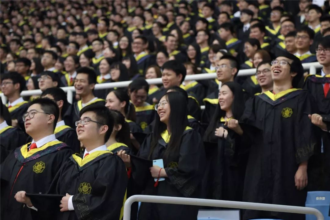 河海大學隆重舉行2018屆本科生畢業典禮