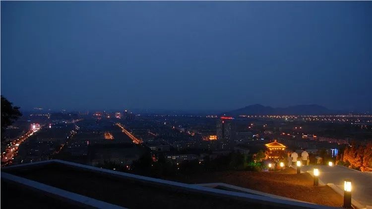 蟠龙山公园夜景图片