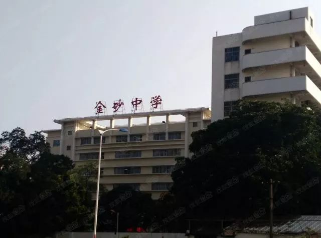 小户型 高档小区 电梯小高层 现代装修 配套高端幼儿园 宜华·水岸名