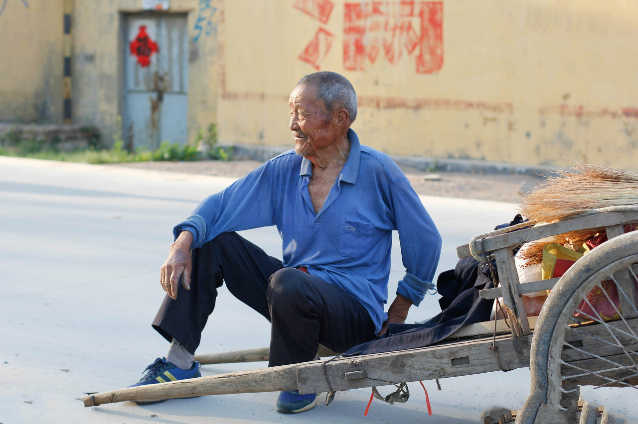 小时候拉板车的图片图片