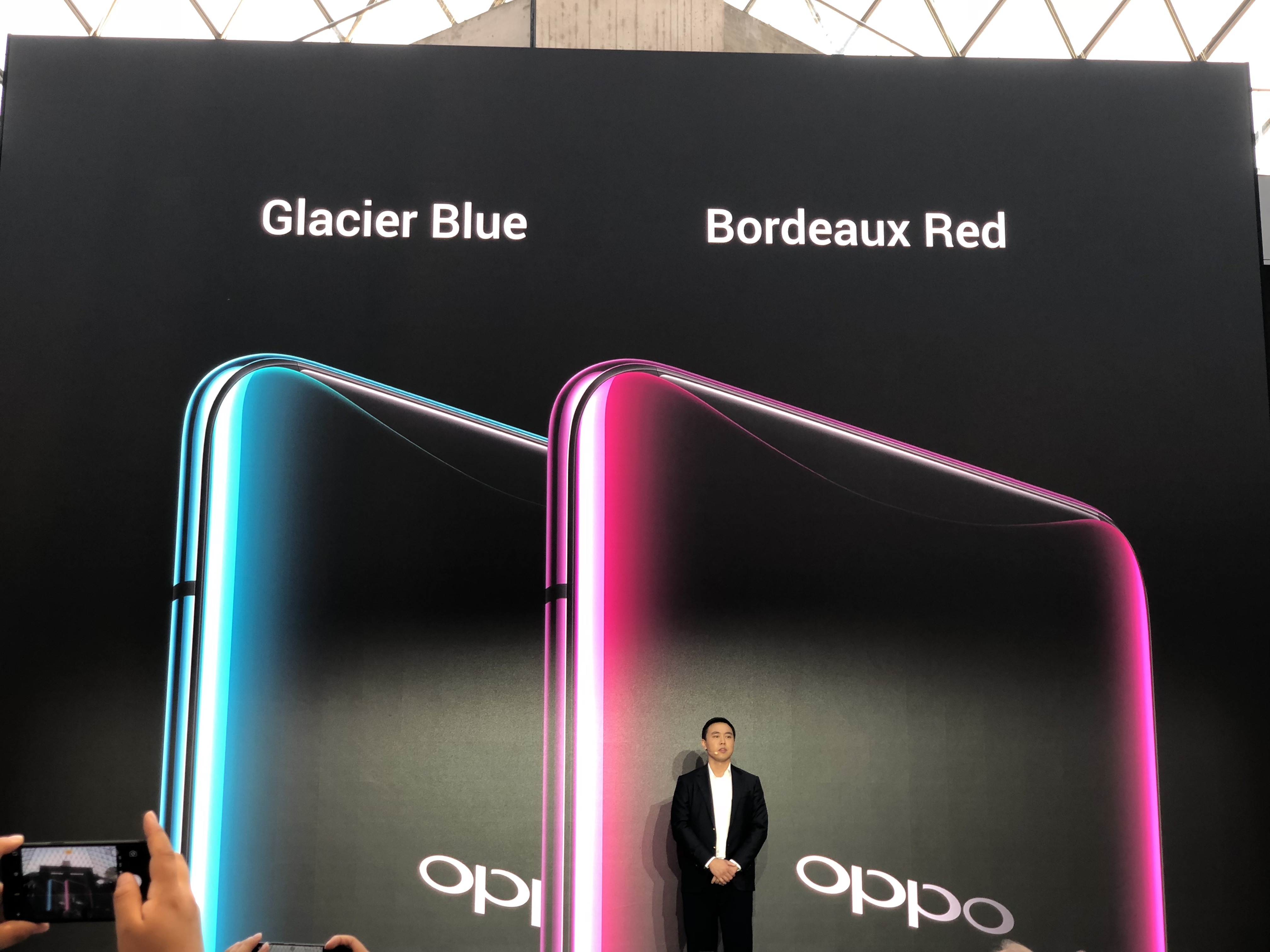 93.8%超高屏占比 OPPO Find X定价999欧元还有兰博基尼版