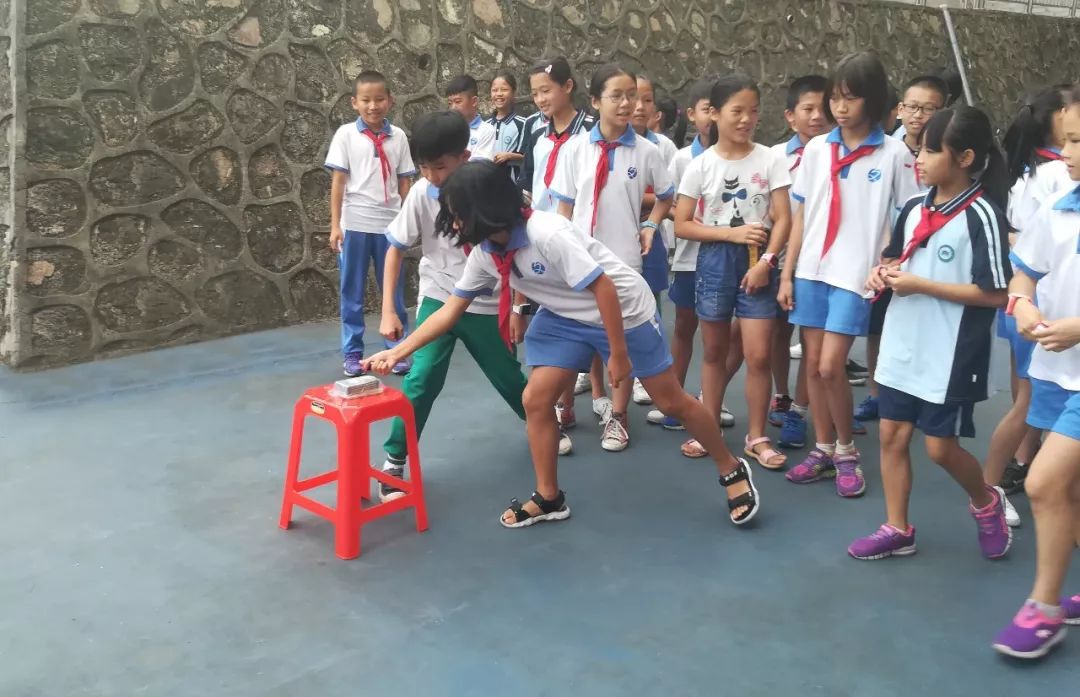 花都区花山镇花城小学图片