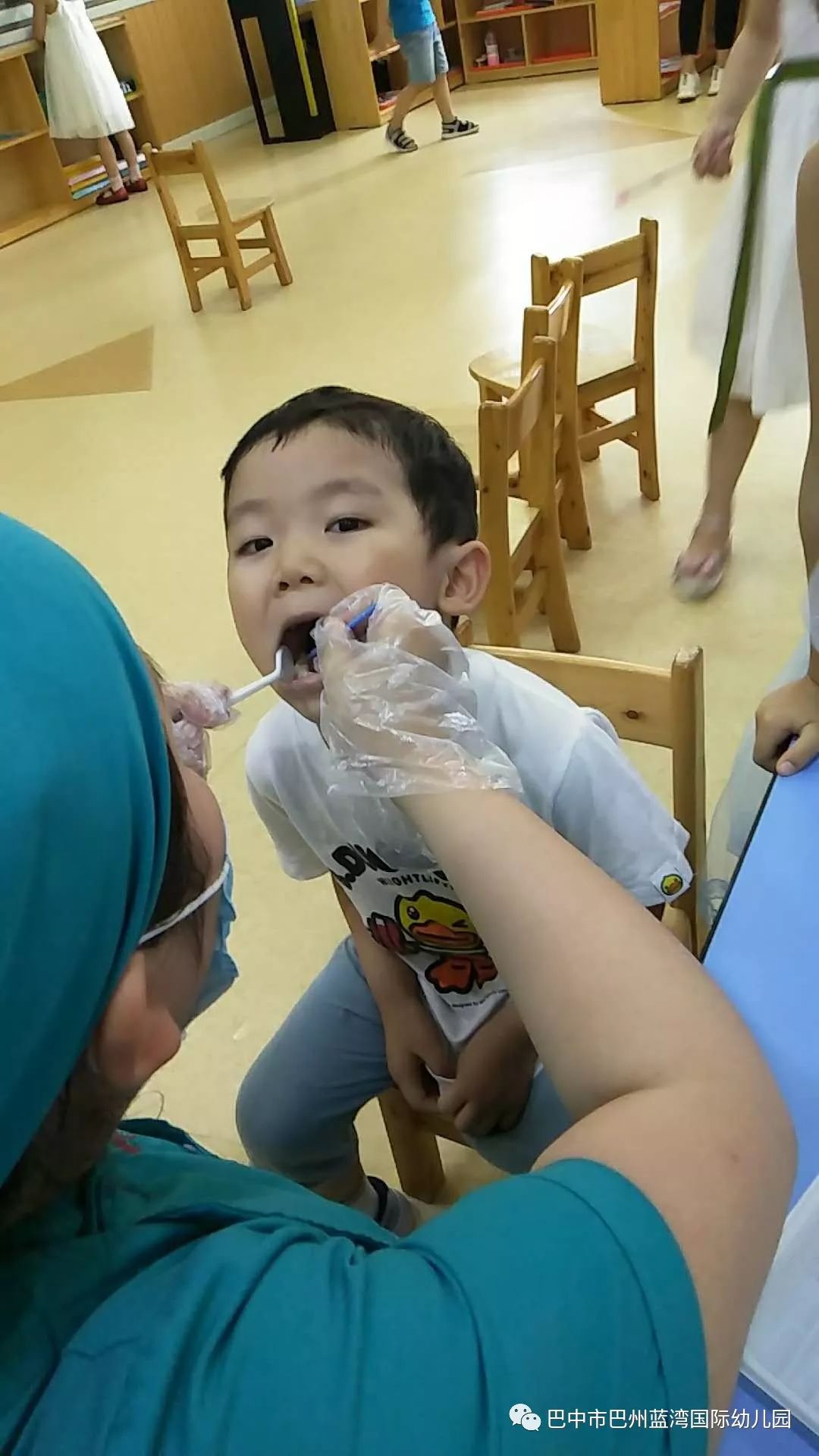 蓝湾国际幼儿园预防龋齿保护口腔健康