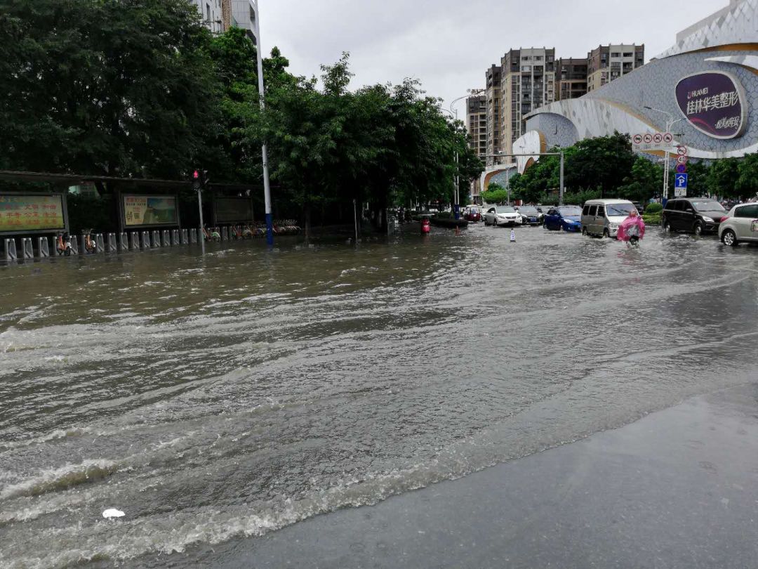 今天桂林的暴雨到底有多大?一组图片还原现场