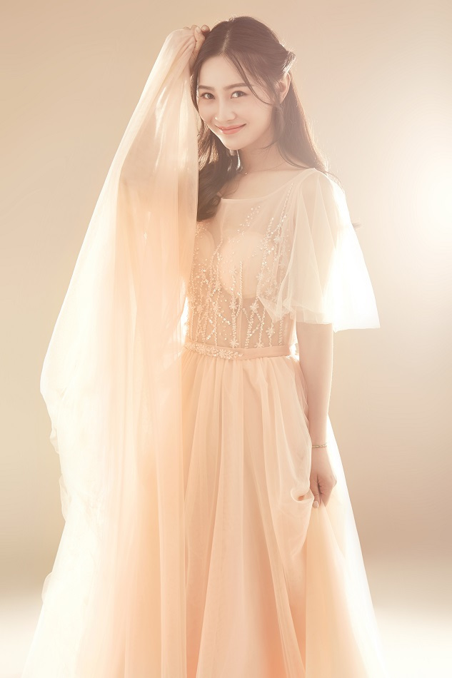 张维娜时尚婚纱图片