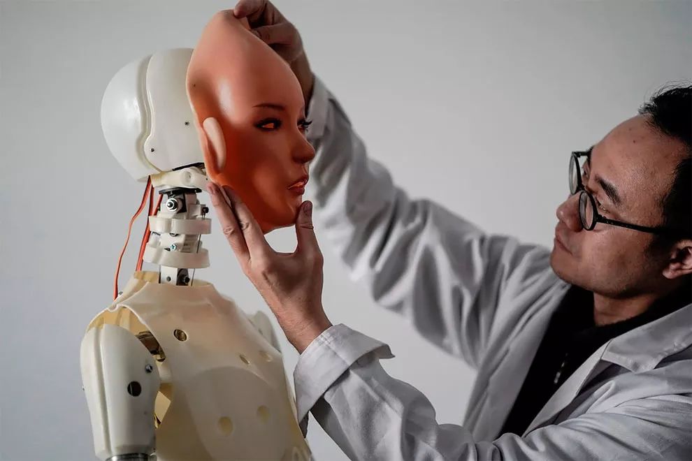 exdoll 计划明年家人工智能技术融入到这些性爱机器人,以实现更复杂的