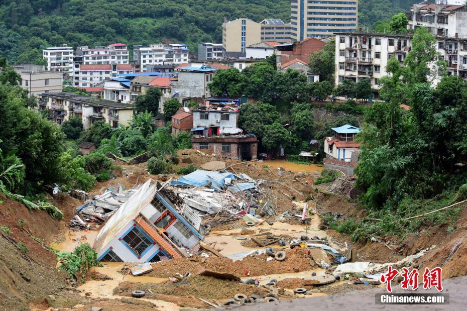 廣西田林遭暴雨襲擊 20棟房屋倒塌