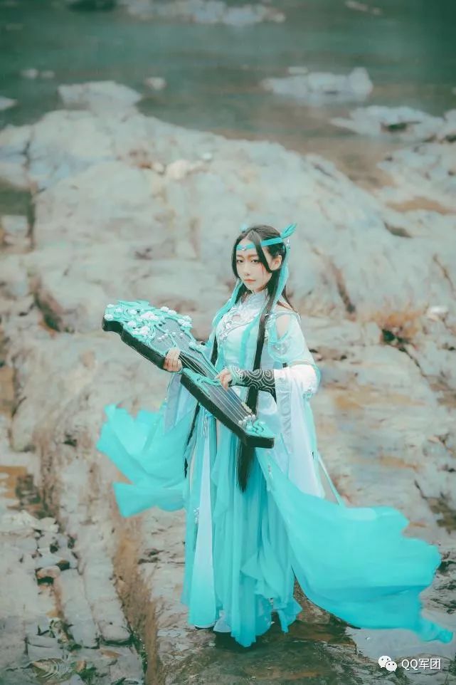 劍隱於琴下 女神長歌門雪河琴娘cos