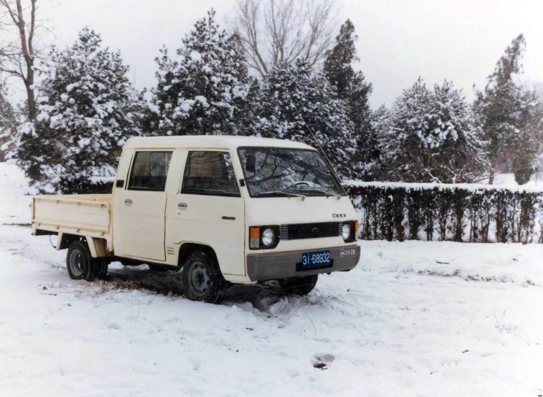 bj210越野車1960年生產的東方紅bj760轎車1958年生產的北京井岡山轎車