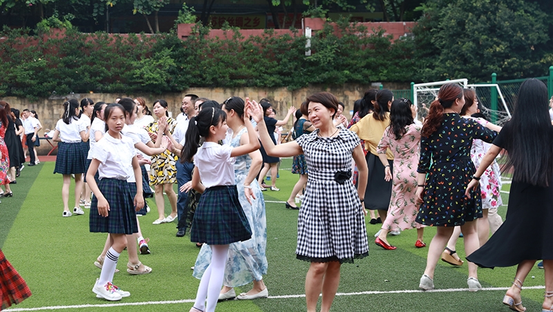 泸州天立国际小学举行"梦想从这里起航"毕业典礼