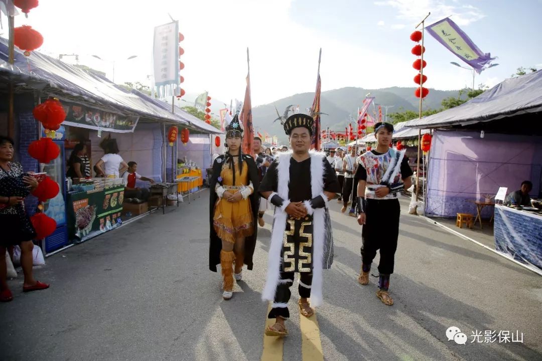 公元69年,哀牢國歸附漢朝,其地設永昌郡;公元76年,哀牢王類牢起兵反漢